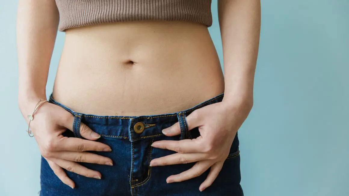 How To Hide Belly Fat In Jeans [Step-by-Step Guide]
