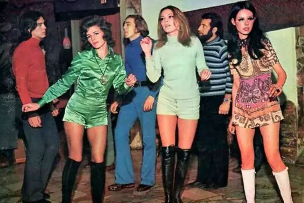 60s Fashion: Discovering Vintage Trends and Style