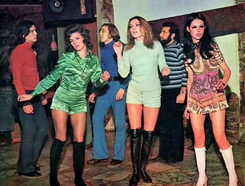 60s Fashion: Discovering Vintage Trends and Style